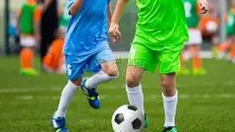 詹皇高效发挥，残阵热火能否逆袭巅峰对决？